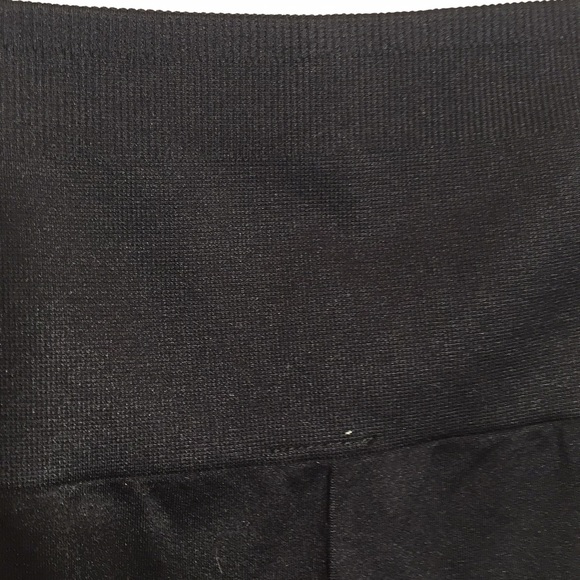 Fabletics Sync Seamless High-Waisted Legging - Picture 8 of 9